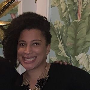 Meet your Posher, Adrianne